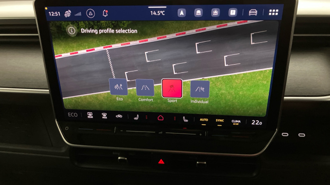 Volkswagen ID. Buzz 210kW Style Pro 79kWh 5dr Auto [Design+] Electric Estate - Image 31